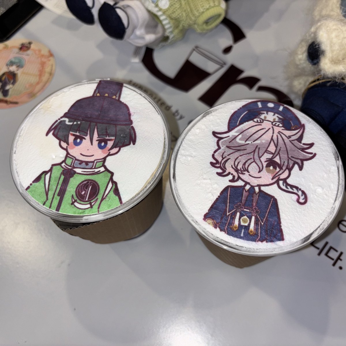 えびさらだ tweet media