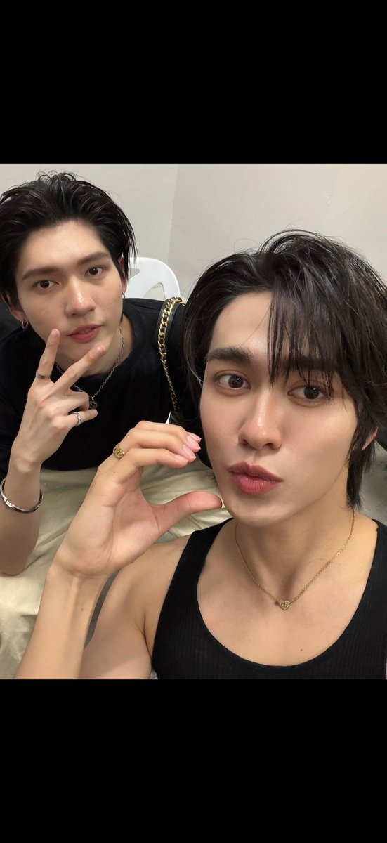 Aouinboom tweet media