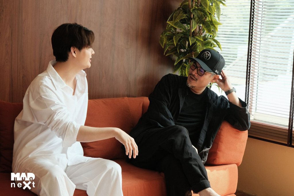 SaintFCOfficial's tweet photo. และ Gen NEXT คนที่ 7 ก็คืออออ...
“ศุภพงษ์ อุดมแก้วกาญจนา" #เซ้นต์ศุภพงษ์​  นั้นเอง👏👏👏

เทปนี้จะพาทุกคนไปรู้จักกับอีกด้านของเซ้นต์ Gen Next ที่เข้าใจแล้วว่า
ความสุขและความสำเร็จ ไม่ใช่แค่เรื่องของเงินทอง และ Passion การใช้ชีวิต รวมถึงการทำงานที่น่าสนใจ พร้อมกับภาพ portrait สวย ๆ จากพี่ไมค์ บอกเลยเทปนี้สนุกมาก!

ห้ามพลาด! 
🗓️ 8 เมษายน
⏰ เวลา  18.00 น. 
📍ที่ https://t.co/9TOnXGNmol👉 https://t.co/YIqxq4autj

#บ้าเรื่องดีๆ 
#Saint_sup  #เซ้นต์ศุภพงษ์  
#michaelchevas #พี่ไมค์ชวนคุย #พี่ไมค์ถ่ายภาพ #madX #madNEXT
