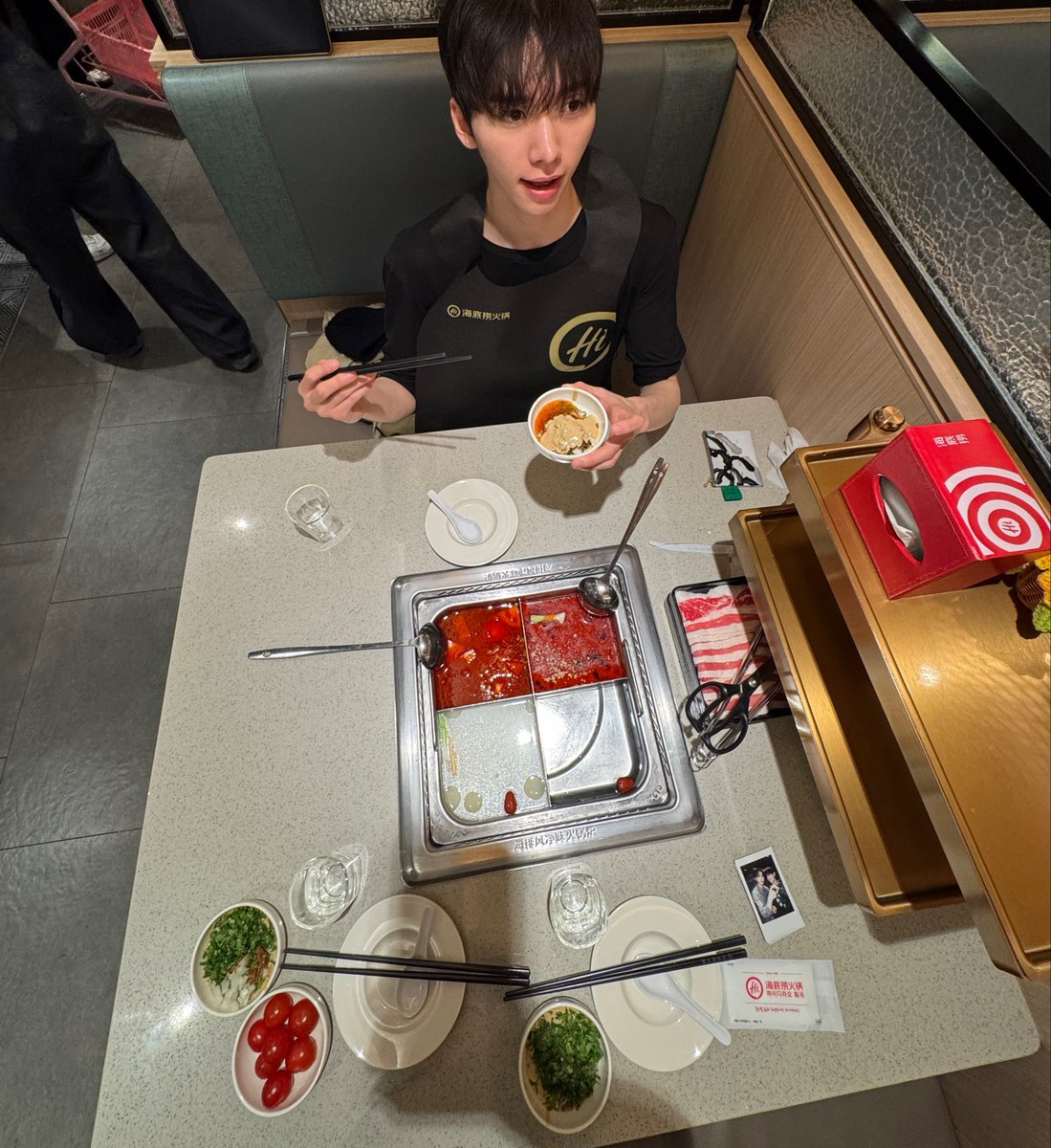jb_0ve's tweet photo. 하이디라오 같이 먹고 싶은 남자 1위 https://t.co/ZUDQpRez2N