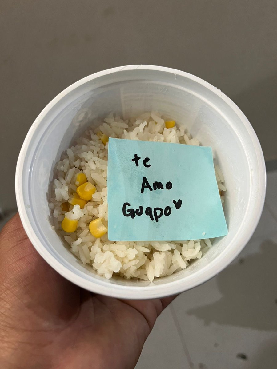 lavigne_vd's tweet photo. Yo soy esa novia que te manda lunch al trabajo y te pone notitas https://t.co/ksYMkrzyja
