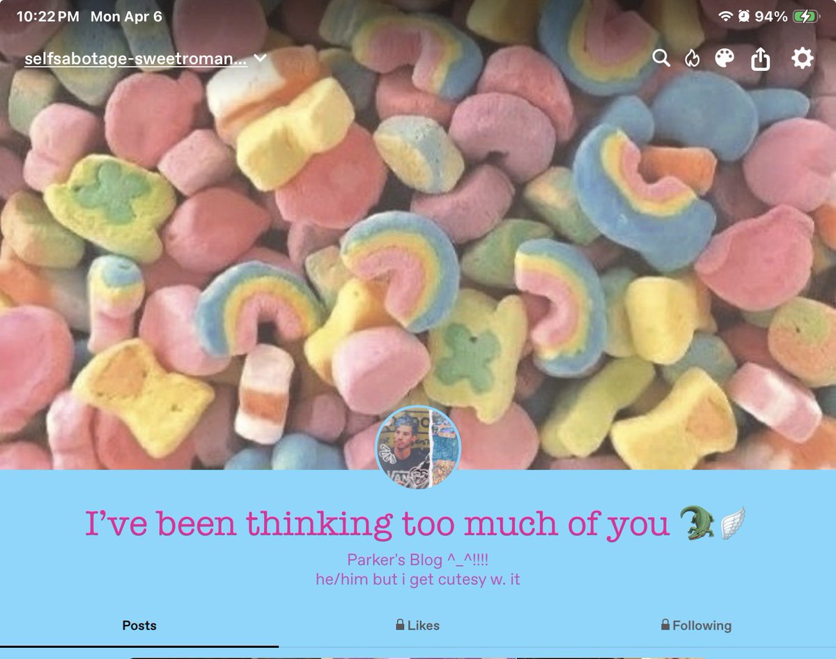 parker |-/ isn’t driving the car 🐦‍⬛ tweet media