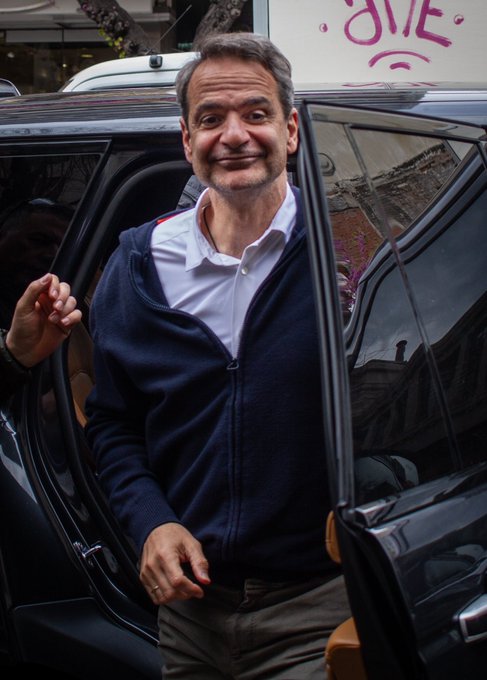 Βαγγέλης Κ. 👀; tweet media