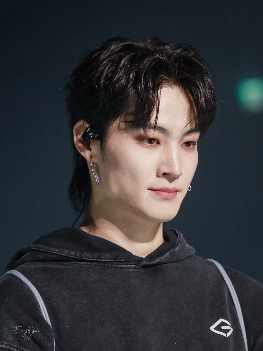 All Arõund JAY B¨ tweet media