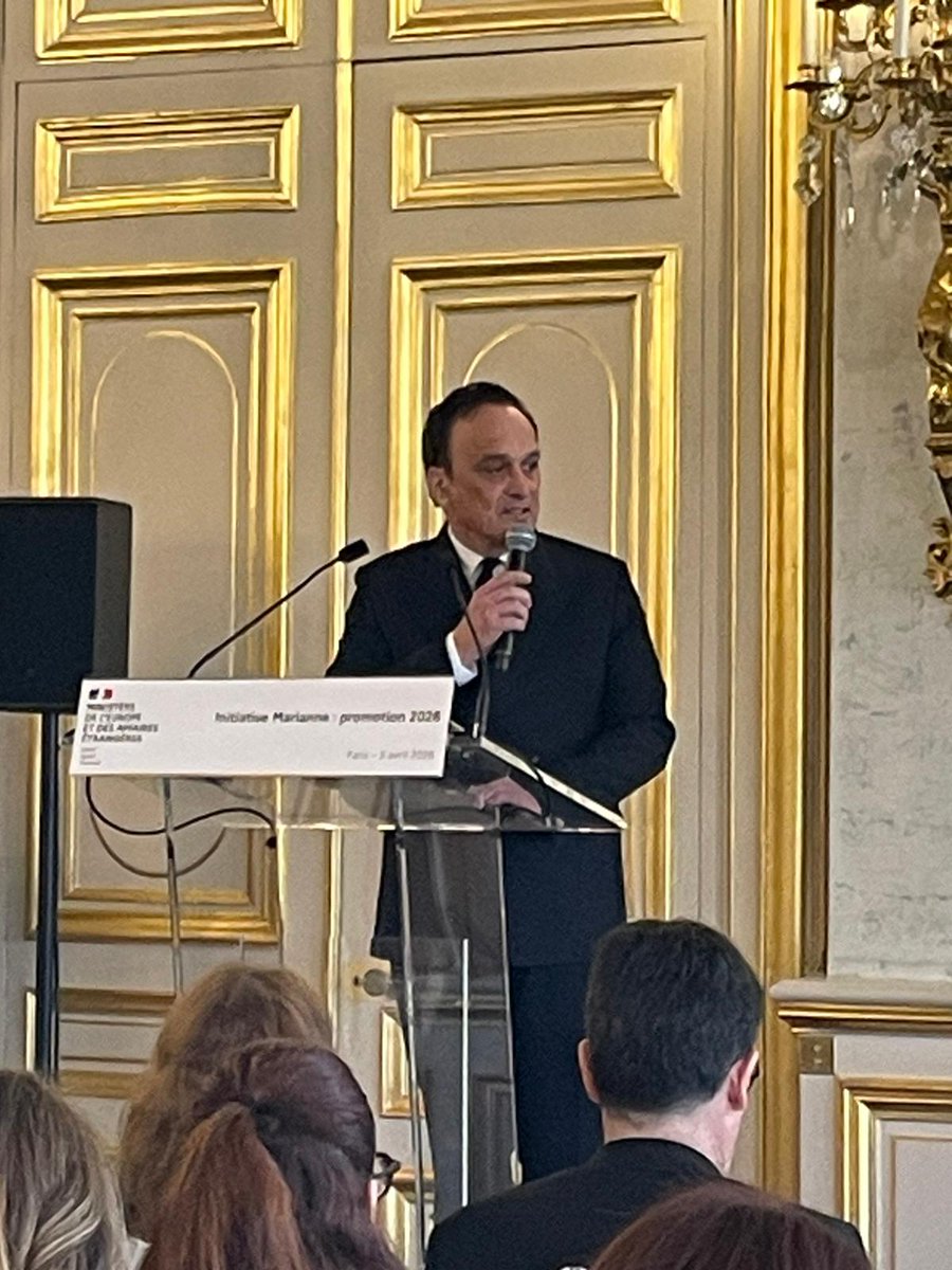 BerthonJeanMarc's tweet image. Comme chaque année, des défenseurs des droits #LGBT+ sont accueillis en France, pour 6 mois, dans le cadre de l'initiative #Marianne. Ils viennent d'Ouganda, du Laos, ou encore du Bénin... Echange avec eux au Quai d'Orsay. J'y ai réitéré l'appel de la France à décriminaliser les