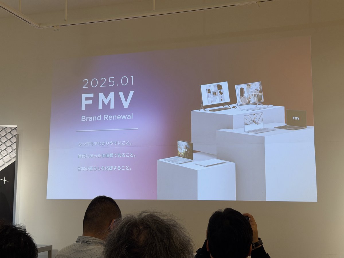 NANA_CoRRiENTE's tweet image. 取材2件目は、「FMV Keyboard X」 です。

FMVキーボードマイスターの藤川さんと、矢崎(@ACCN) さんによる対談も。

まさかのラピドリ x ガスケットマウント構造www

#FMV #FCCL #Fujitsu