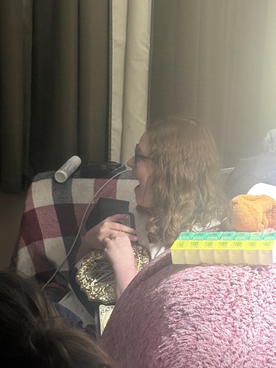 bevhausen 🦷 tweet media