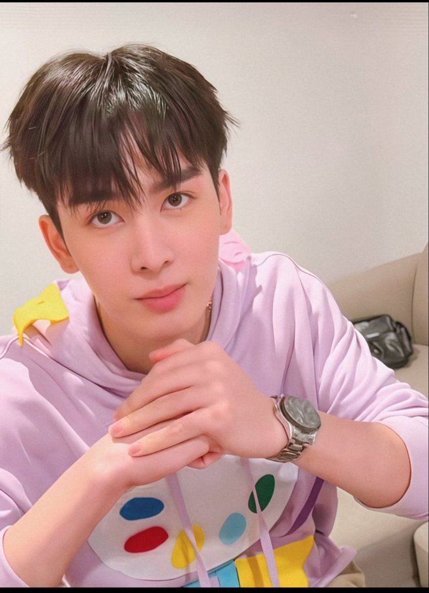 Mlar (Theint) tweet media