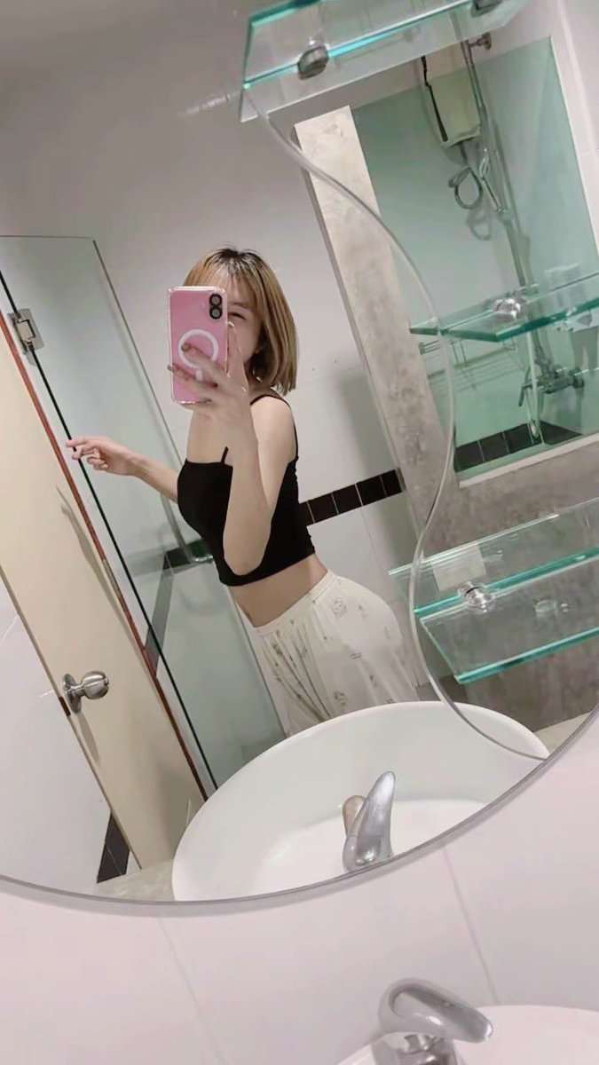 ชุด ขาว💉👩‍⚕️ tweet media