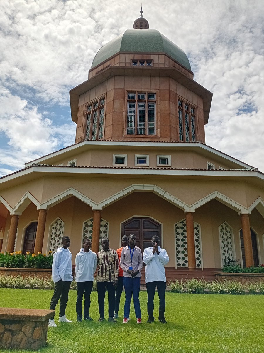 sergidassis's tweet photo. Visita al temple Bahai:
https://t.co/BzmIUhSrfl https://t.co/8BJ6VFAMhn