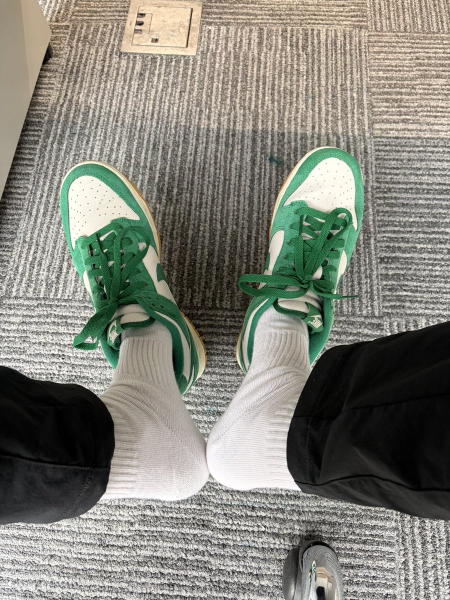 sweat_2022's tweet photo. ☔️ 东京下雨 https://t.co/ASST7mWbEl