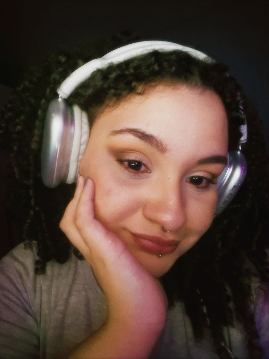 Mika 🦔 COMMS OPEN tweet media