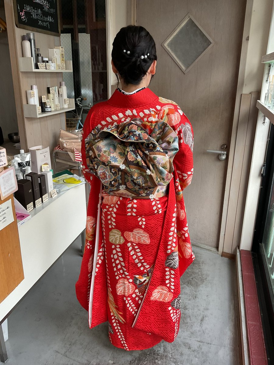 1246Bs's tweet photo. 御両家の顔合わせということで、はるばる仙台からお帰りなさい😊
この日のお衣装、お母様の振袖だそうです👘
ご結婚おめでとうございます☺️末長くお幸せに♡ https://t.co/LNKrL5N1yd
