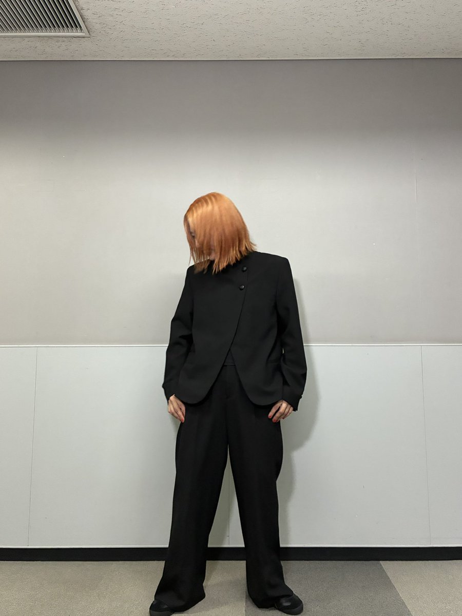 _yunaradio's tweet image. ➰羊文学➰
"CDTV ライブ!ライブ!"ありがとうございました🐕‍🦺🔥
たのしかったああああああああ！！！

🖤hair and make by きかちゃん
🖤styling by 今福さん
きかちゃん、今福さんいつもありがとうございます📓🪄

#yunadrum #drums #drummer