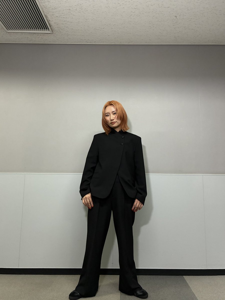 _yunaradio's tweet image. ➰羊文学➰
"CDTV ライブ!ライブ!"ありがとうございました🐕‍🦺🔥
たのしかったああああああああ！！！

🖤hair and make by きかちゃん
🖤styling by 今福さん
きかちゃん、今福さんいつもありがとうございます📓🪄

#yunadrum #drums #drummer