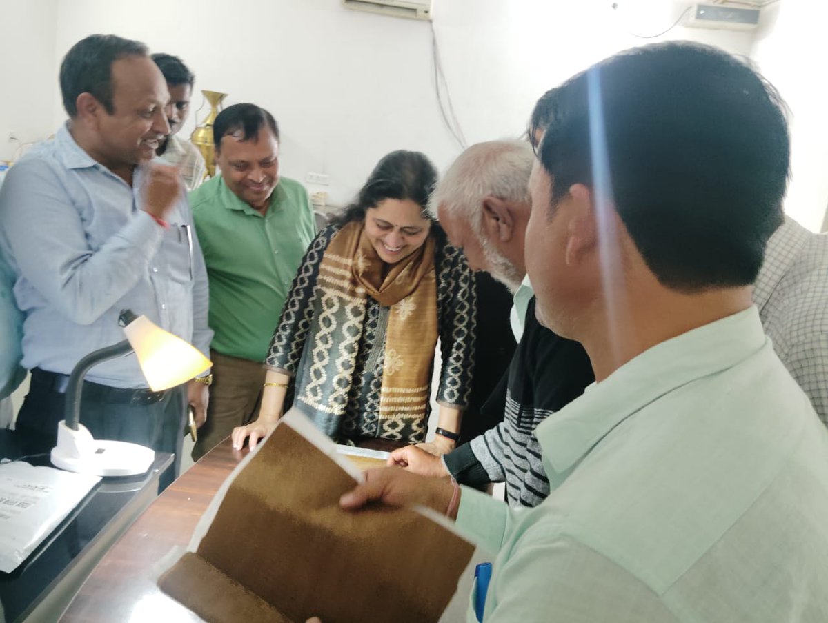 IFFDC_Ltd's tweet photo. Under the leadership of Managing Director of IFFDC, a total of 2949 seed samples were received in the year 2025 at seed testing Lab,Magalganj,Lakhimpur Kheri,U.P., 2346 sample passed and 13 samples failed,which made quality intake possible,and,farmers' seeds were intake on time. https://t.co/WOsretKqmD