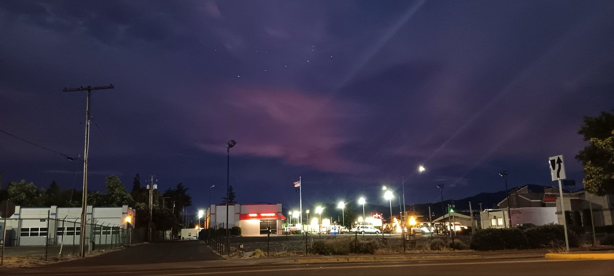 Hazelnutsl3t's tweet photo. Some pretty sunsets mostly anyways https://t.co/s29GFMWEgt