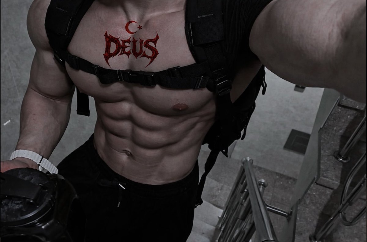 𝑫𝑬𝑼𝑺. tweet media