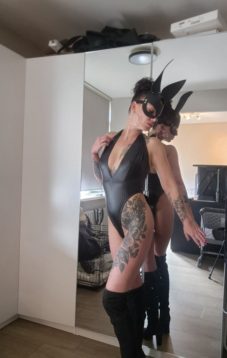 Littleladyshell's tweet photo. Heb je genoten van je paasdagen? Nee ?  Begin dan vandaag met volgen wil je gelijk plezier word dan gelijk fan 😈😈

https://t.co/FCBpM5DjJH https://t.co/dqzH4ghv6E