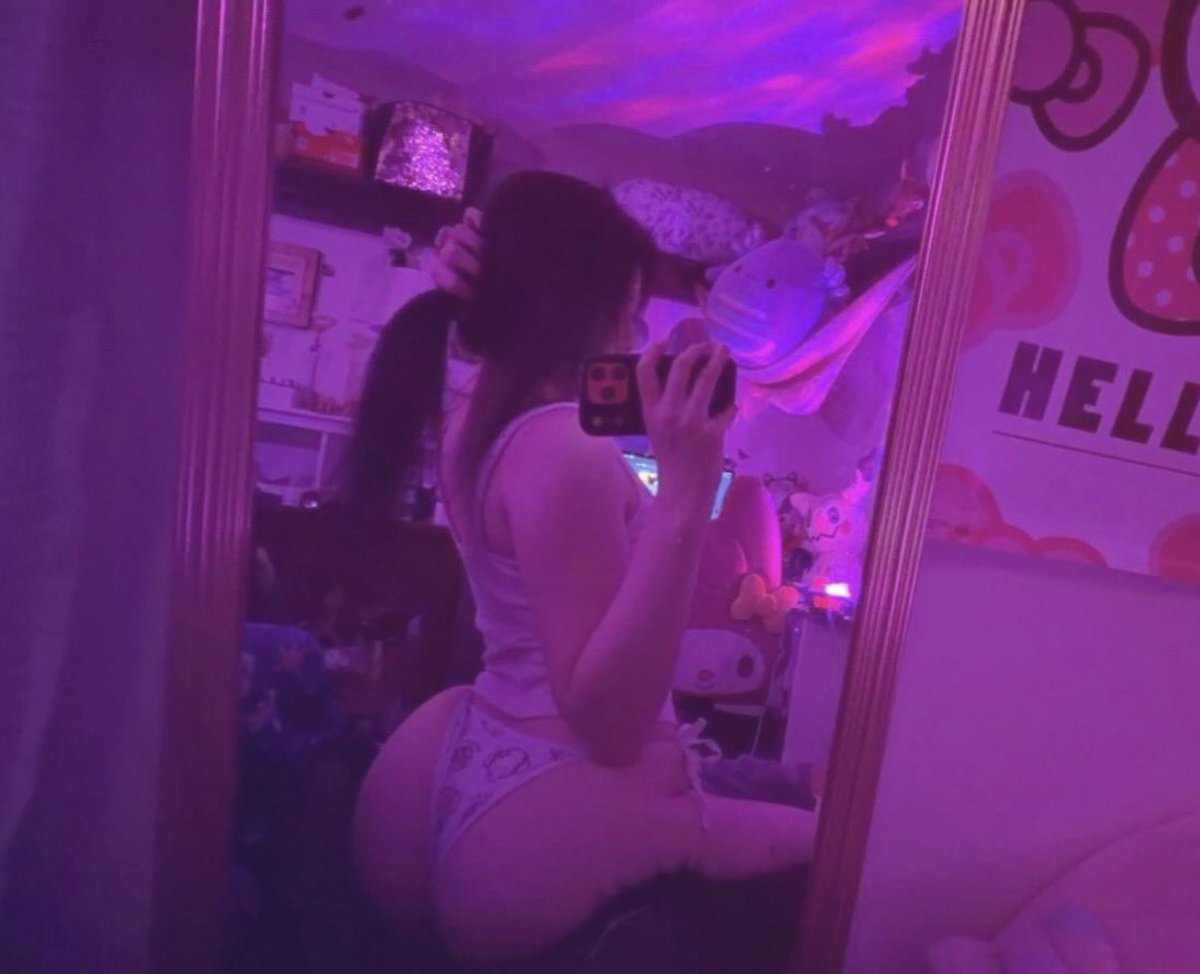 VannessaVale tweet media