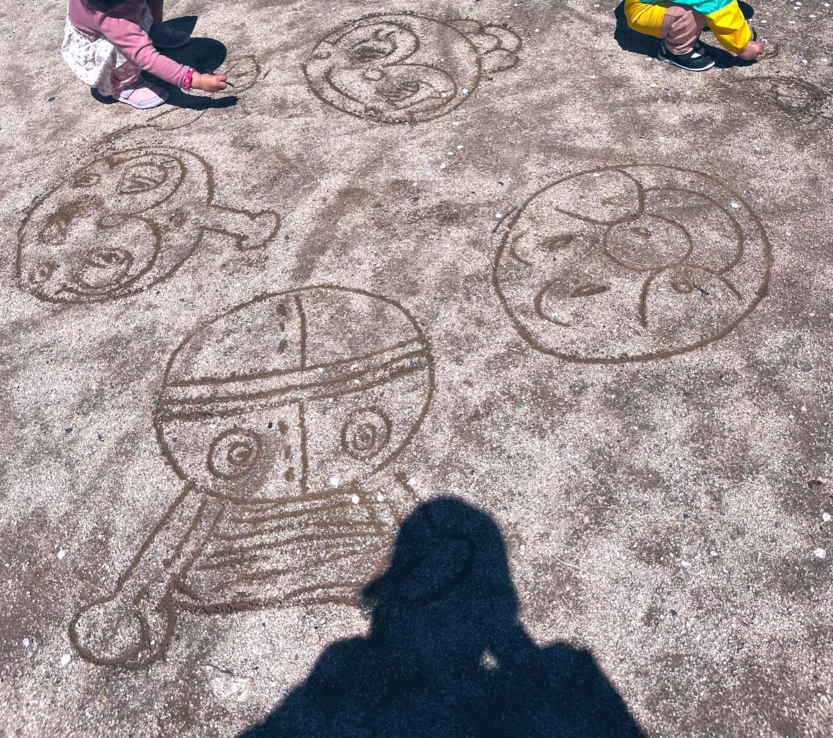 59negitotoro's tweet photo. 入園までもう少し。
寂しいような、嬉しいような。
晴れた日は、ずっと花見してる🌸 https://t.co/KcqGNcj9Qm