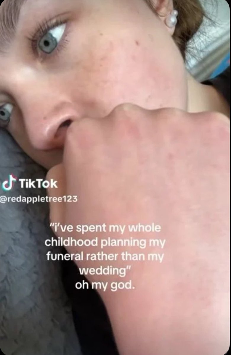 girlsay. tweet media