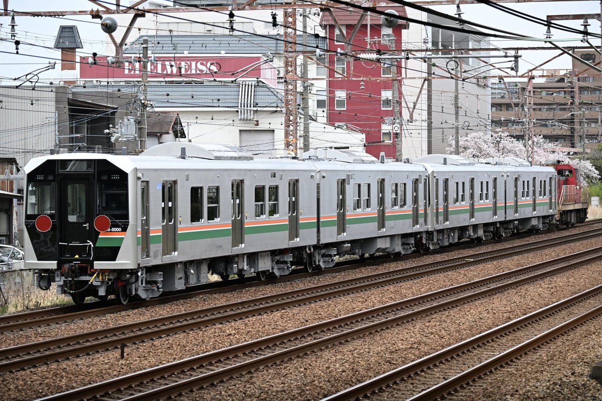 しきひで tweet media