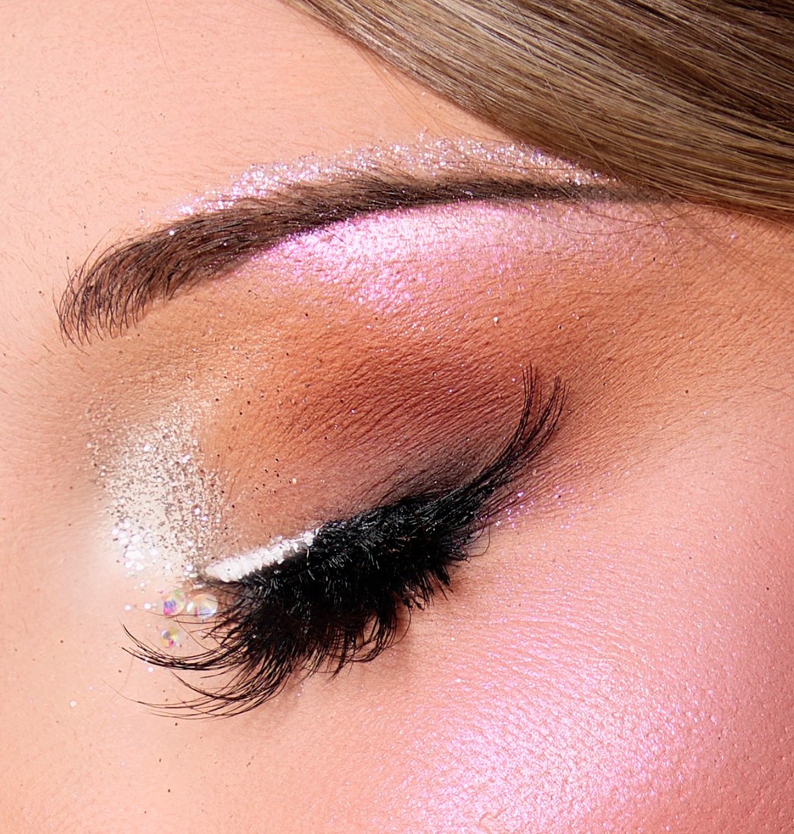 the drag series tweet media