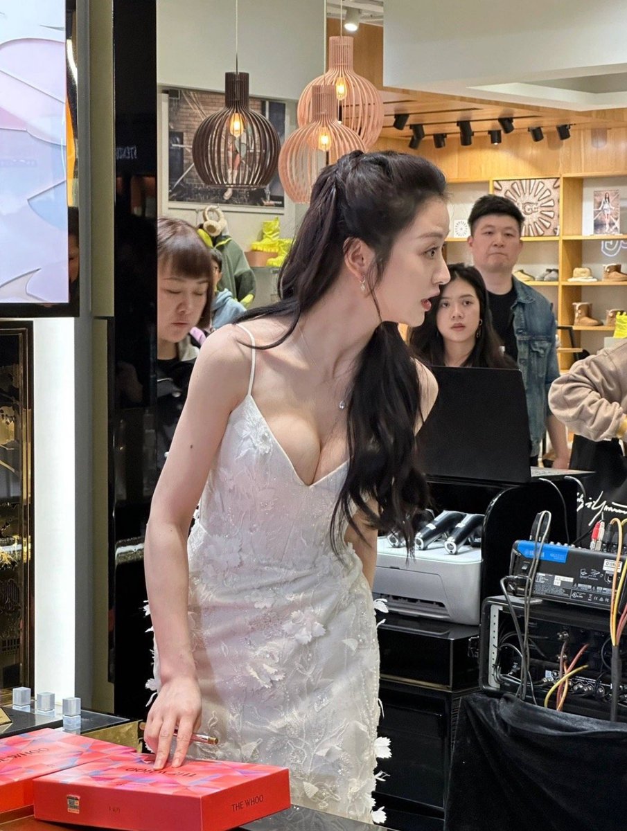 for vivian 𐙚⋆°｡⋆♡ tweet media