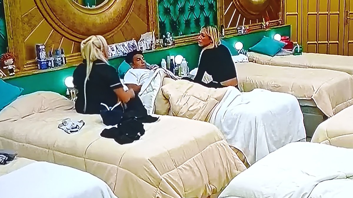 ghermanoar's tweet image. Parece un velorio ¿Quien murió? #Zilli #Brian #Danelik #GranHermanoGeneraciónDorada