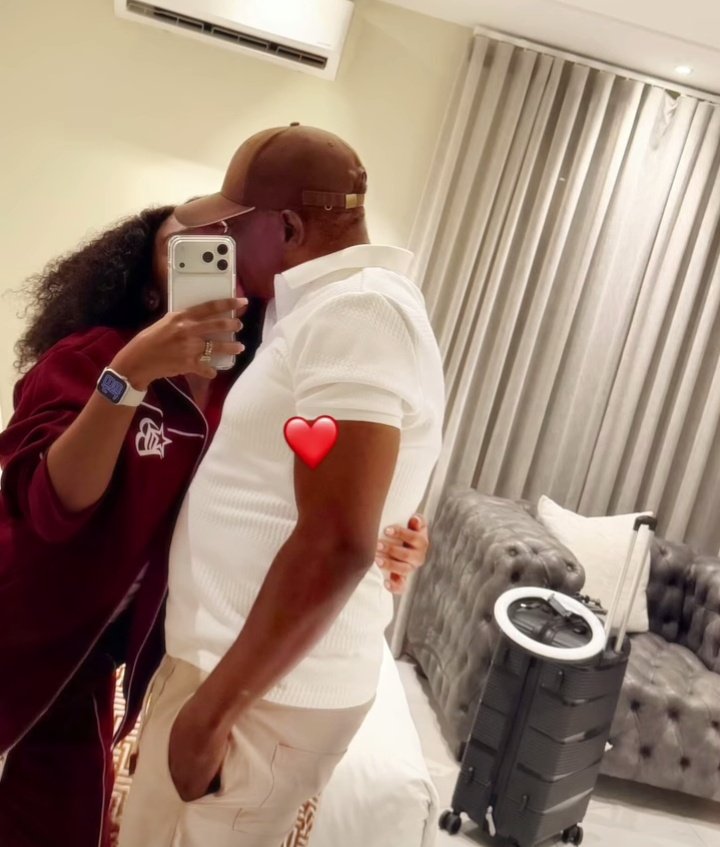 ISANDLA SEMFENE ESISHISWE UCREAM tweet media