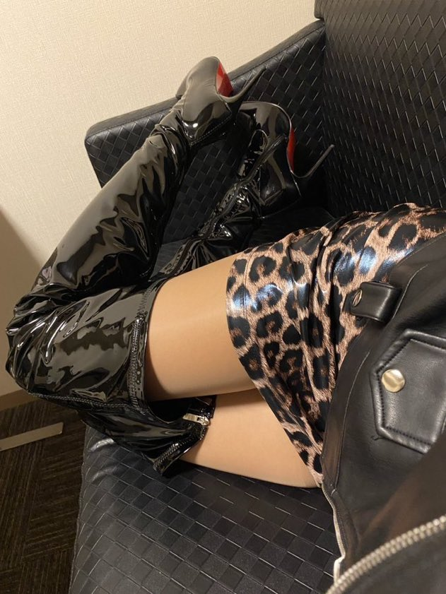 Salope Léa soumise a hugo tweet media