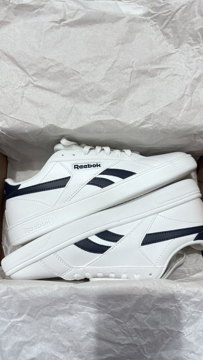 ส่งต่อ รองเท้า reebok court retro มือ 1 
สีขาว ไซส์ 8.5, 41
ราคา 500
จากราคา 1990 

#เสื้อผ้ามือสอง #เสื้อผ้ามือ2 #เสื้อผ้ามือสองสภาพดี #ส่งต่อเสื้อผ้ามือสอง #ส่งต่อเสื้อผ้ามือ2 #ส่งต่อคสอ #ส่งต่อรองเท้า #รองเท้ามือ2 #ส่งต่อreebok #ส่งต่อรองเท้ามือสอง #ปล่อยต่อ