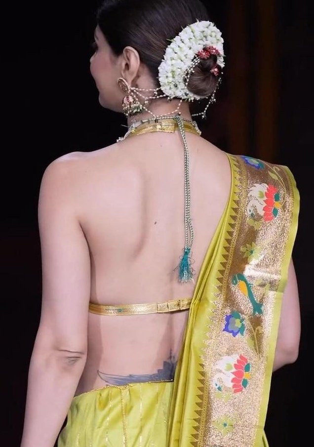 𝘛𝘳𝘪𝘴𝘩𝘢 ♡ tweet media