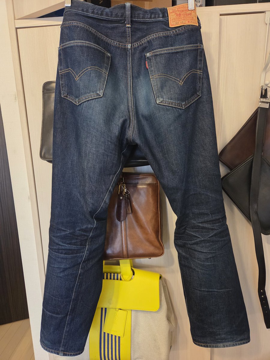 hiro_rtc21's tweet photo. 昨夏からしこしこと履き続けてきた55501の途中経過です🙀
#リーバイス
#levis
#リーバイス501
#levis501
#levisvintageclothing
#jeans
#ジーンズ https://t.co/k15rRzkYpJ