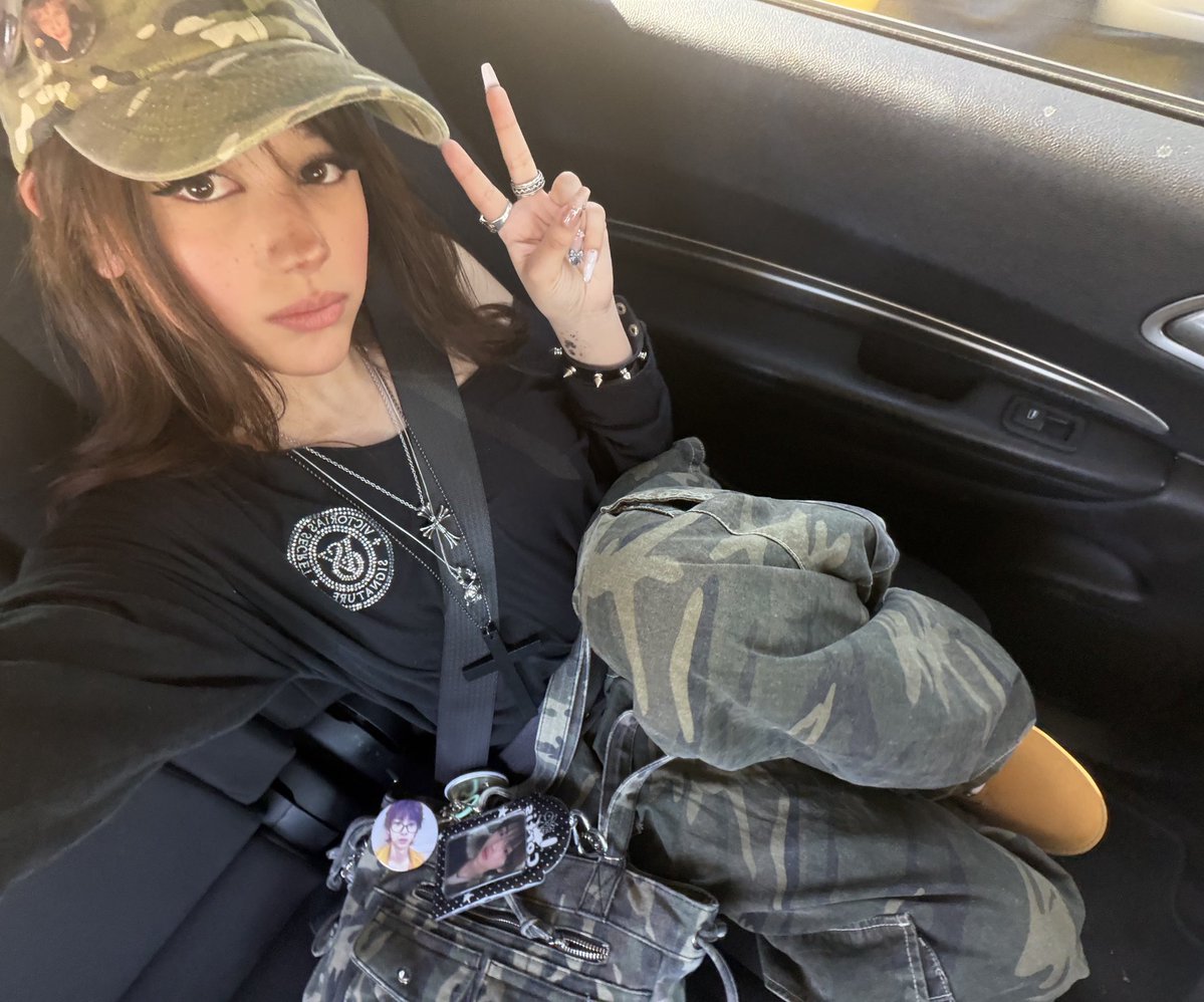 jess 🪽enha is 7 tweet media