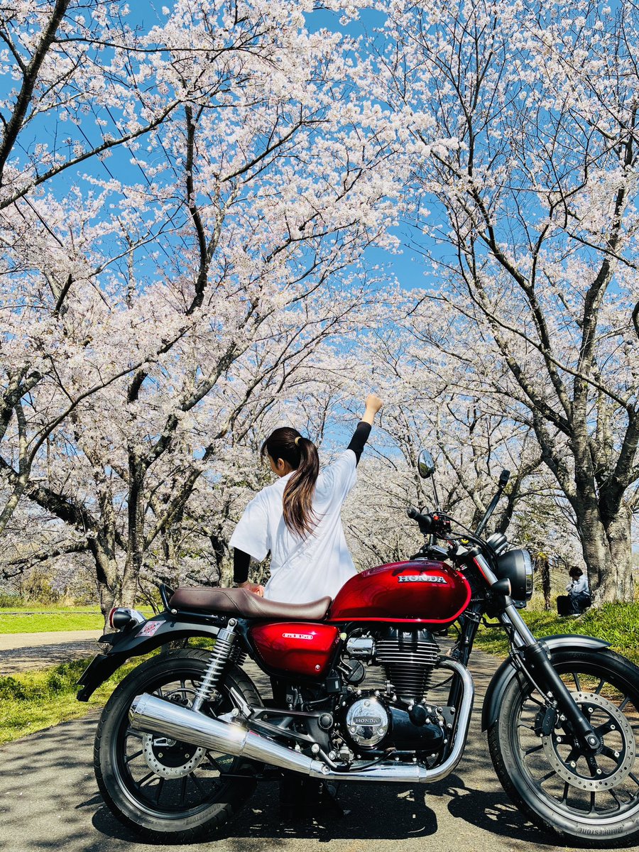 モトベはつこ tweet media