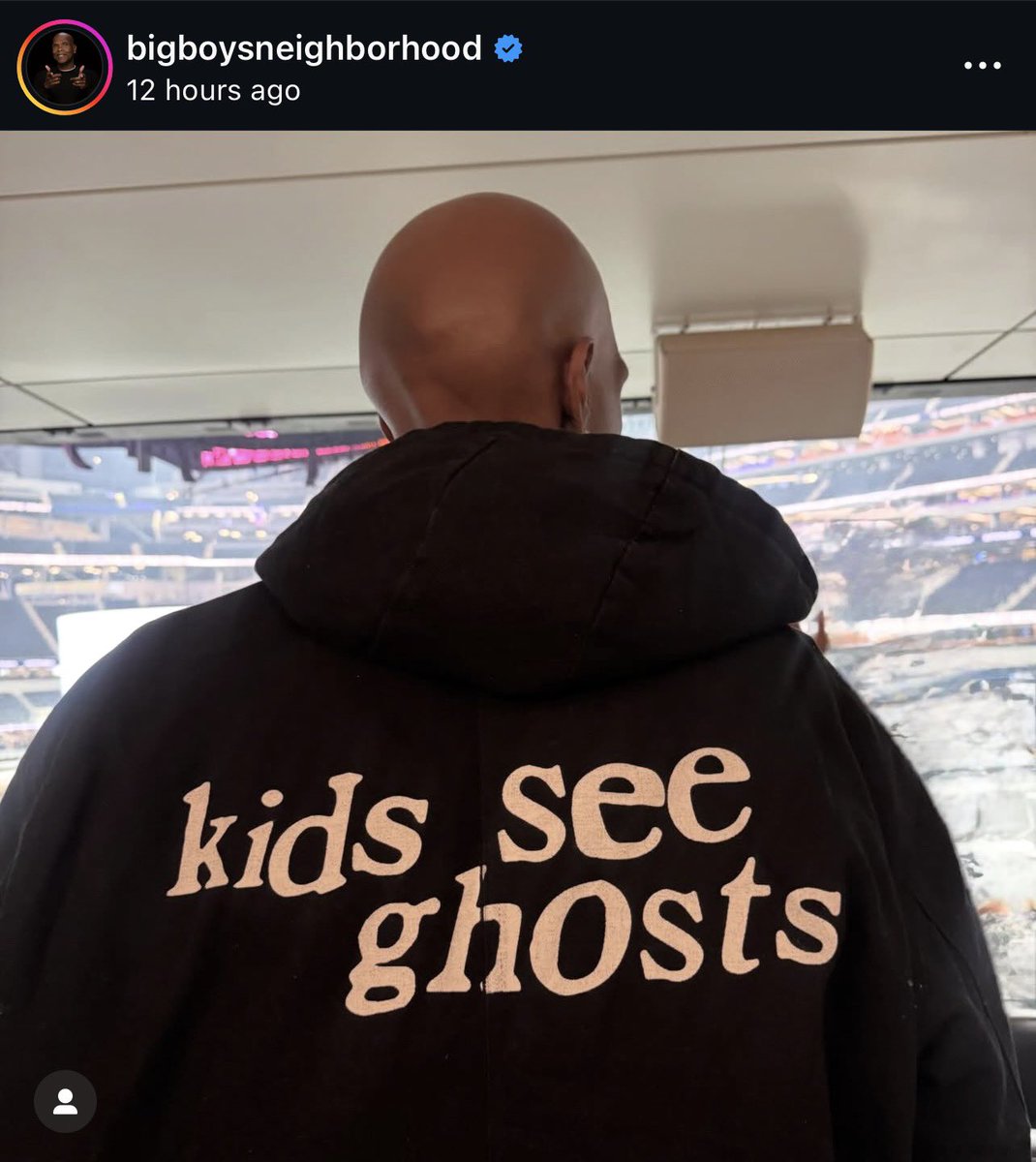 yzyupdates tweet media