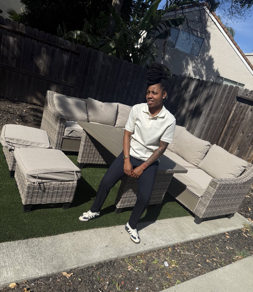 chickenheadzdotcom🐣🏳️‍🌈 tweet media