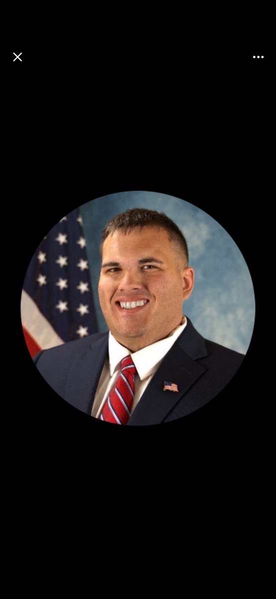 rob8964's tweet photo. @AustinAyers @krassenstein Washington insider 😂😂 https://t.co/e0iNumHFBs
