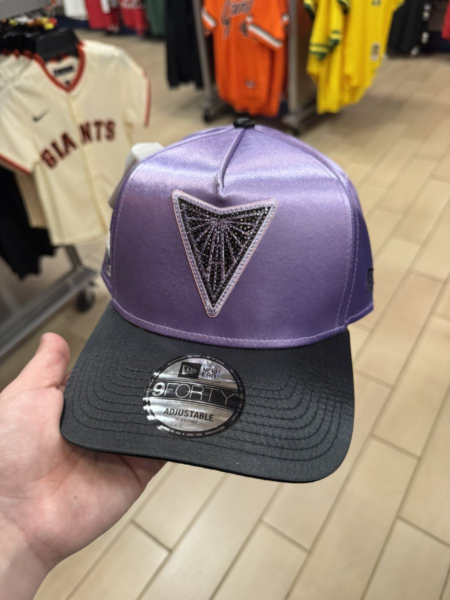 angelina ☺︎ tweet media