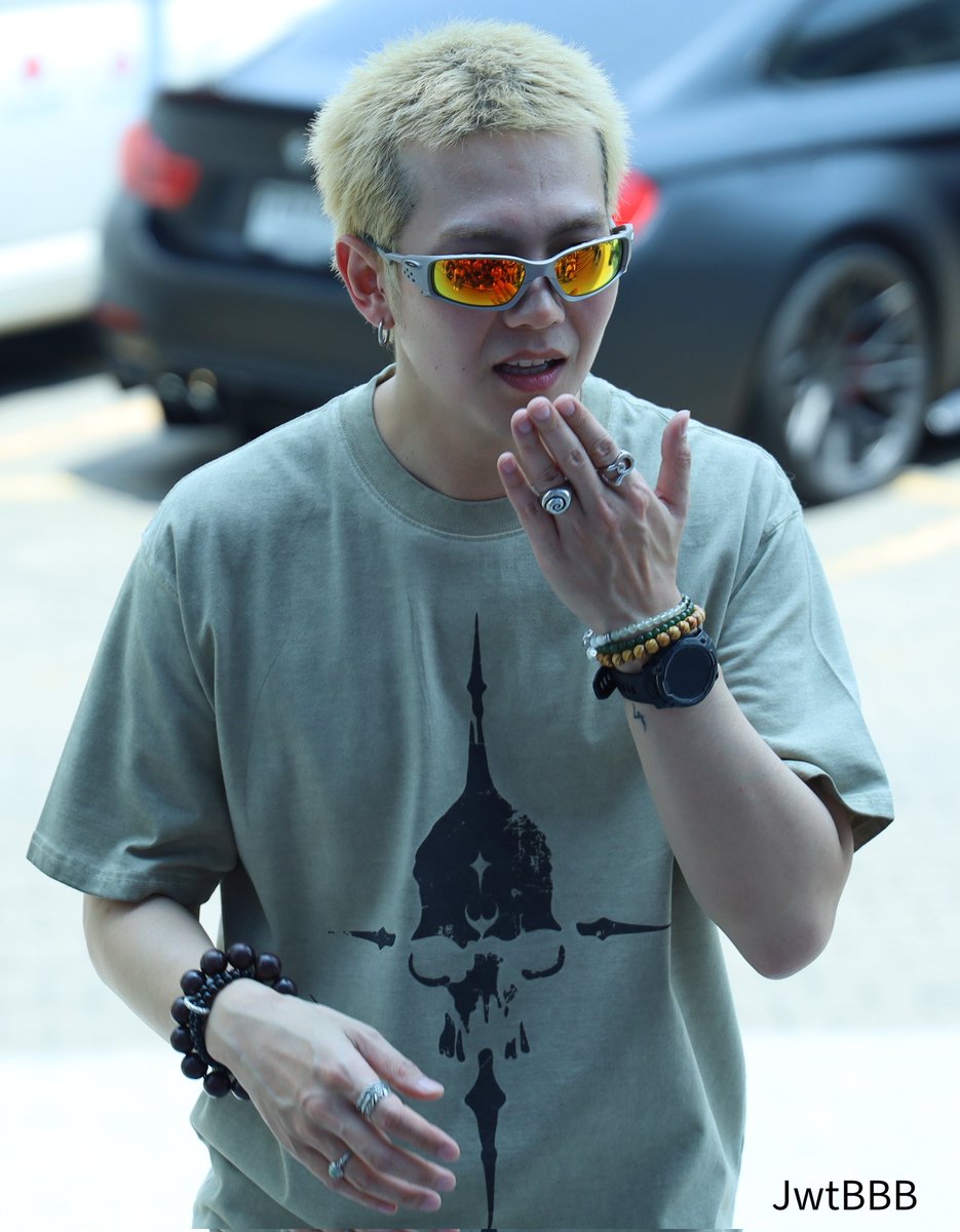 JwtB(uild)B(utter)B(ear) 🌟⭐️ 😍 tweet media