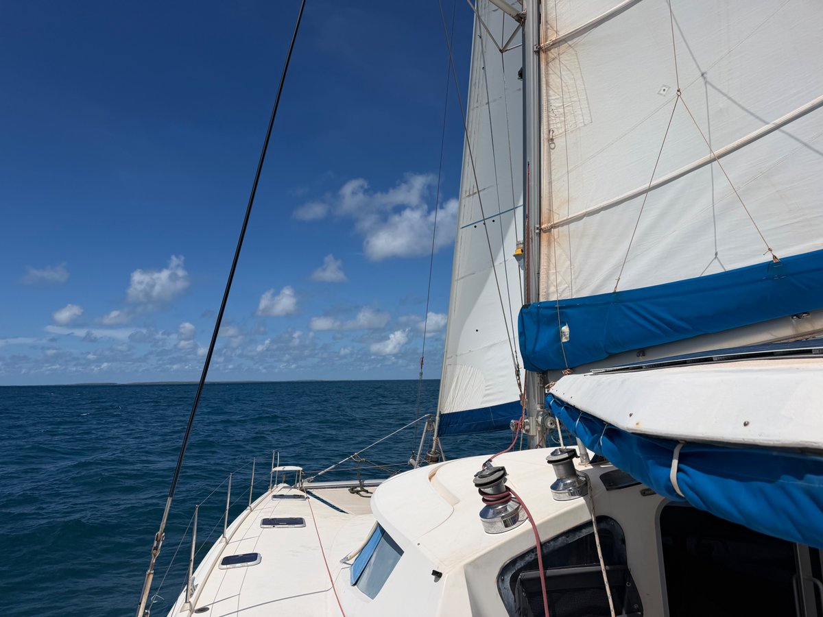galumay's tweet image. Cracking sailing back home today! #boatlife
