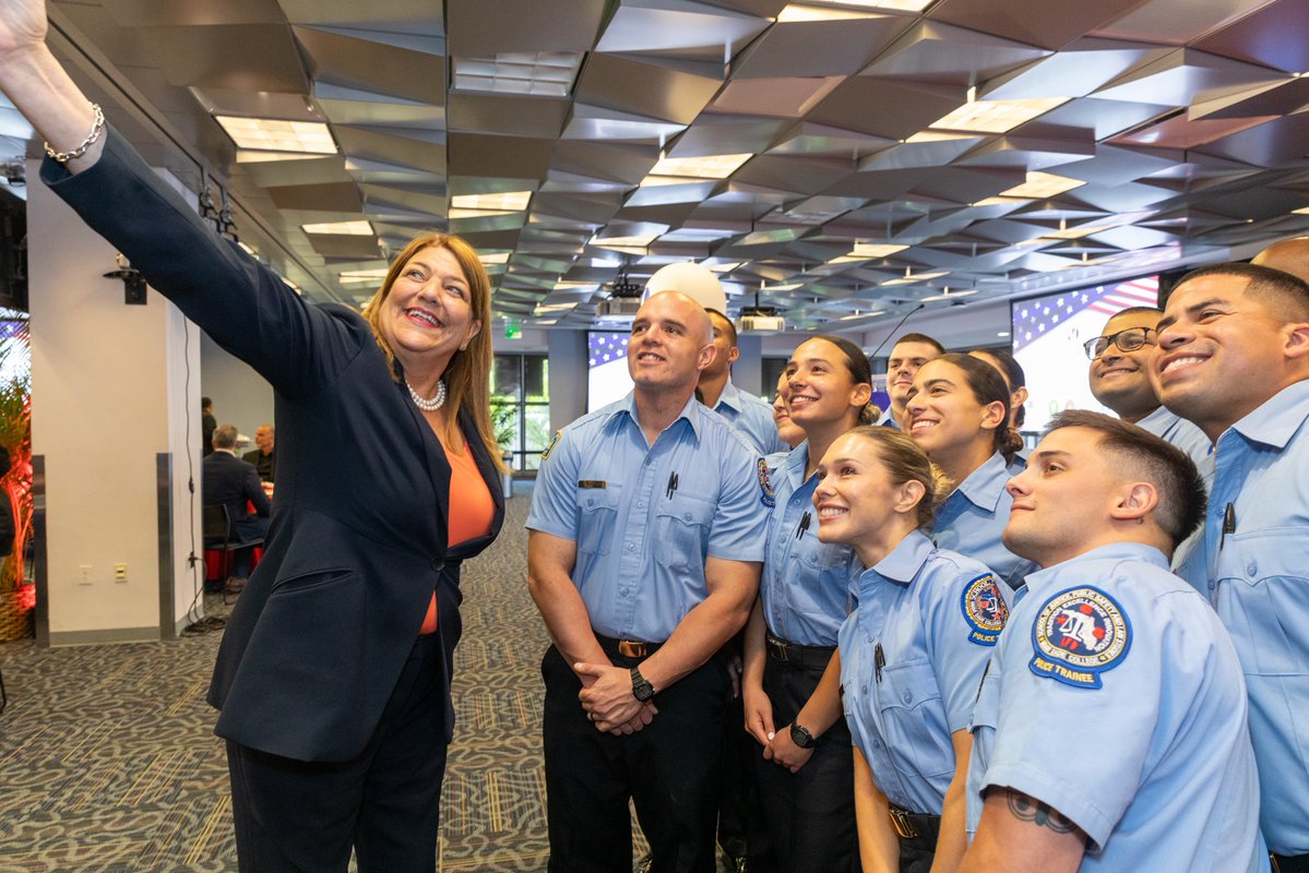 Miami Dade College tweet media