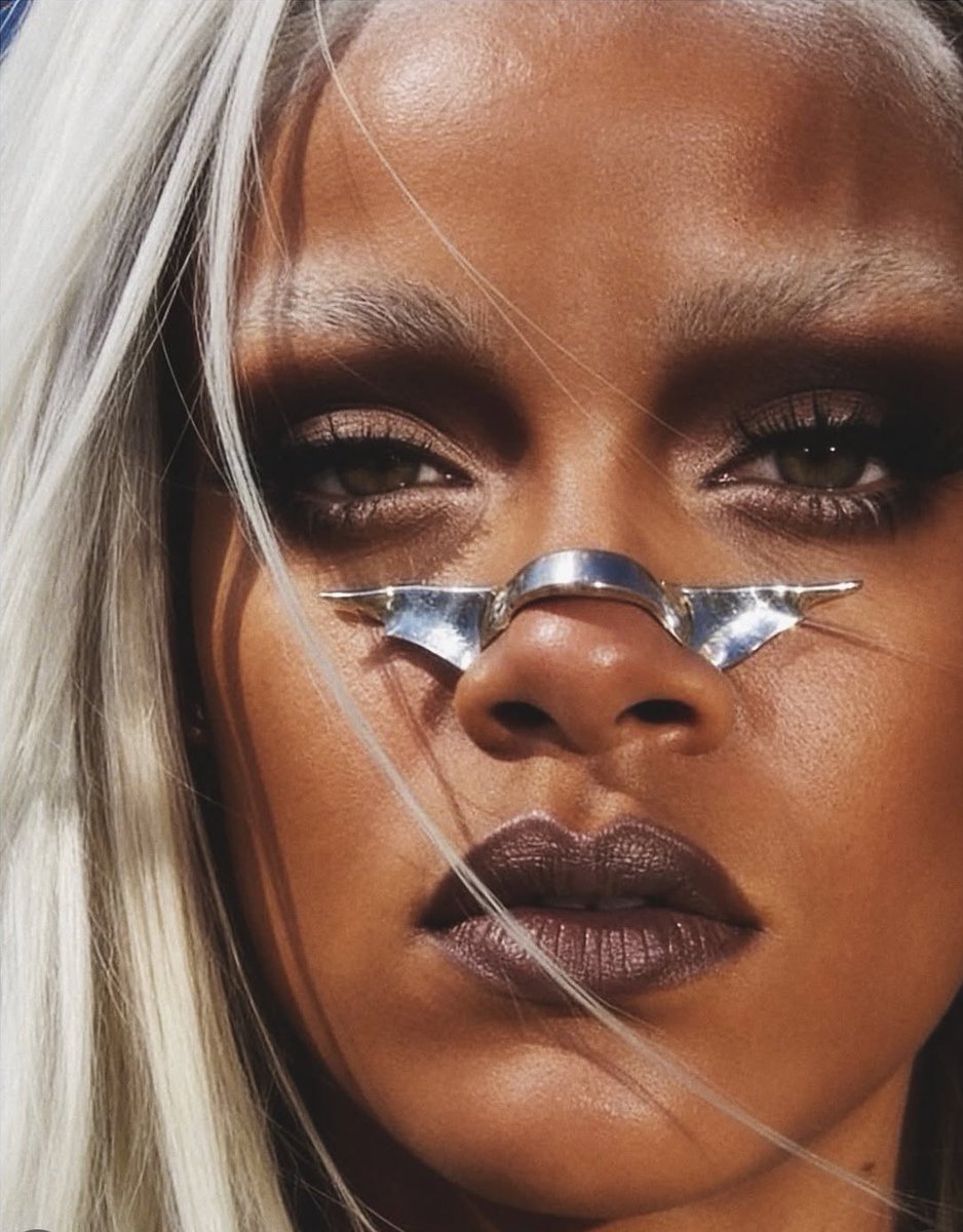 Rihanna | HQ tweet media