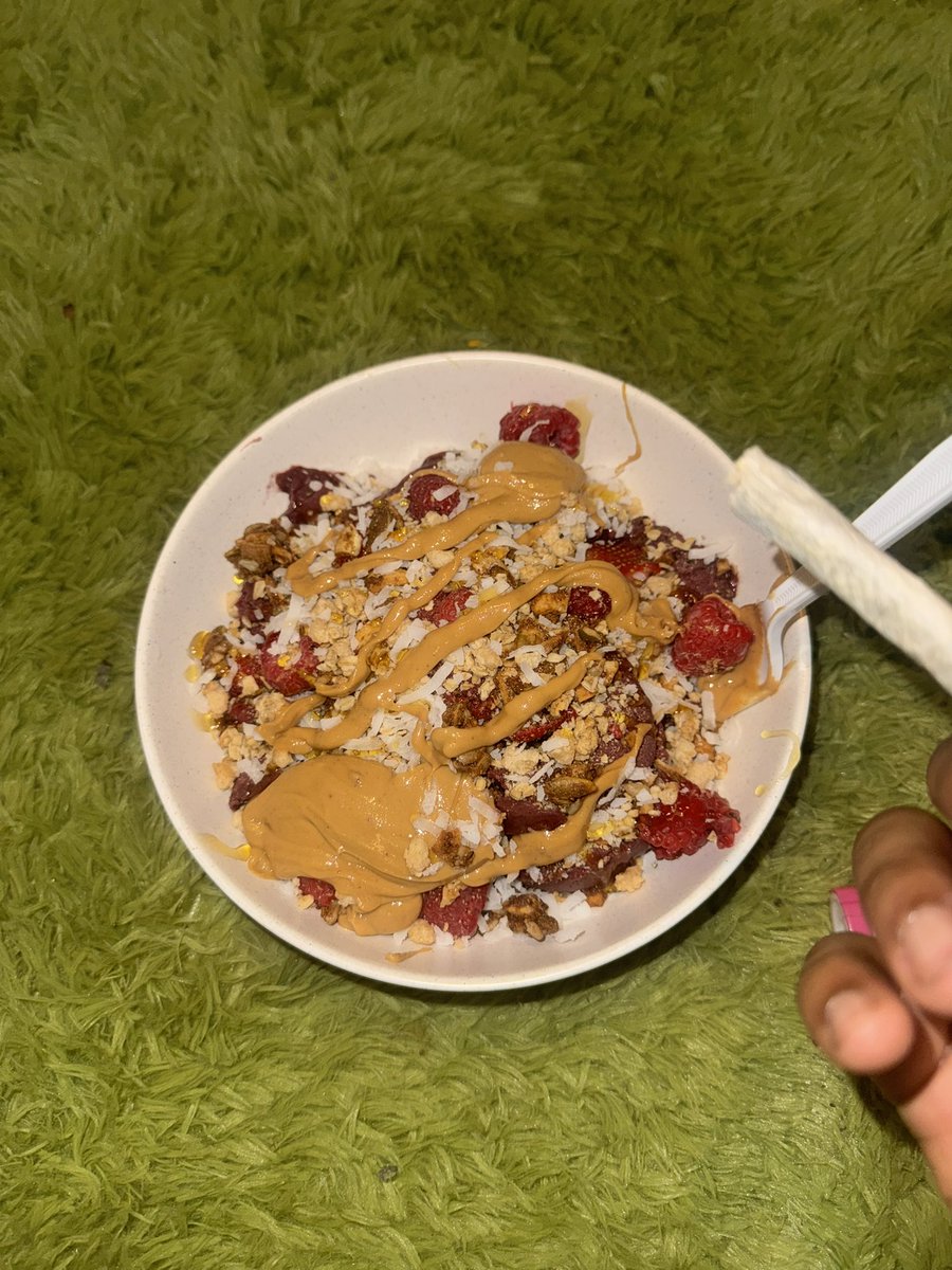 vonlowkeycooks's tweet image. sweet treat #acaibowl