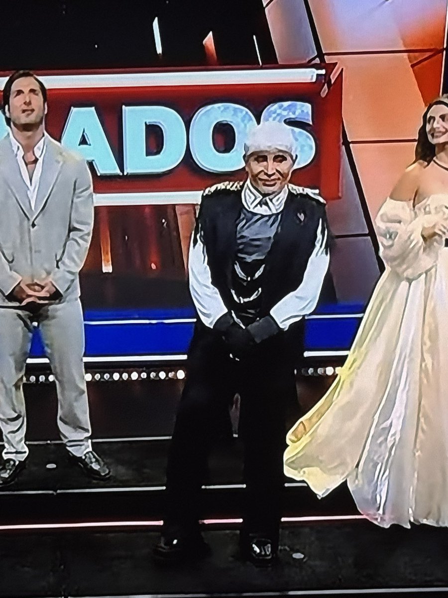 LovesToHate tweet media