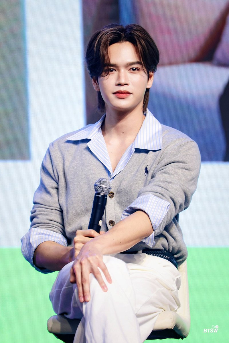 𝘽𝙏𝙎𝙒 tweet media