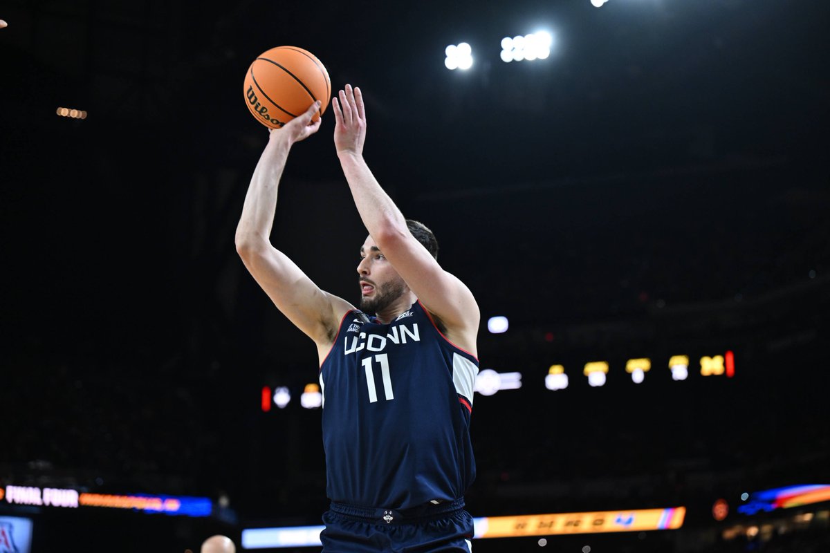 UConn's tweet photo. 20 minutes to go. https://t.co/C0cfTJpjKY