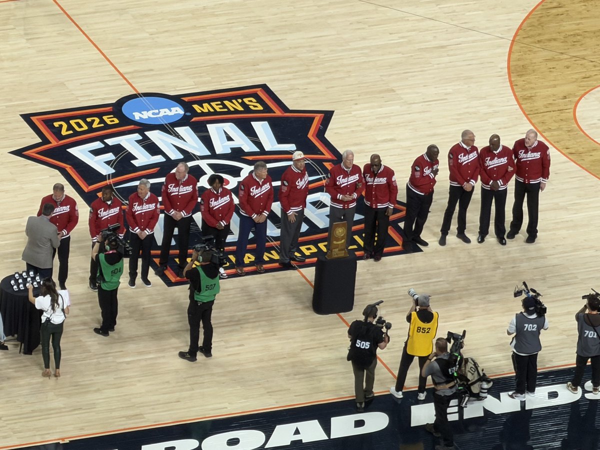 The undefeated '76 Hoosiers now on the court at halftime of the title game to celebrate 50 years since their perfect season.

The last to do it. Still.

Before the game, they discussed that group and lessons from Bob Knight: fieldhousefiles.com/p/video-1976-i…
